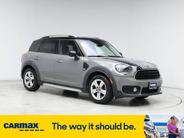 MINI Countryman with VIN: WMZYS7C35H3E06848