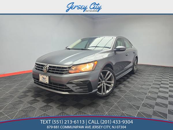 Volkswagen Passat with VIN: 1VWDT7A34HC076452