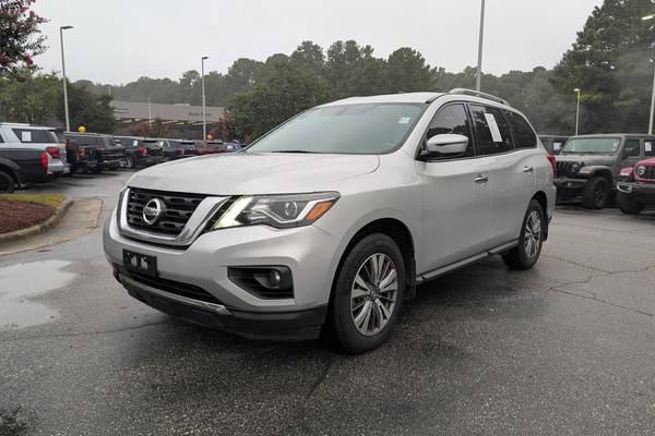 2020 Nissan Pathfinder SV