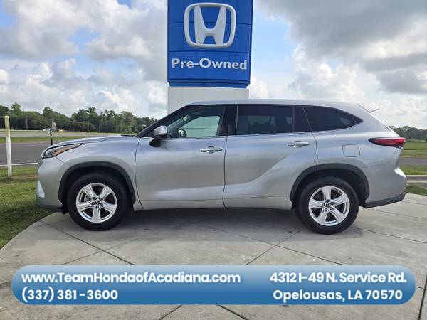 Toyota Highlander with VIN: 5TDCZRAH4MS536478