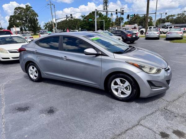 Hyundai Elantra with VIN: KMHDH4AE1FU252137