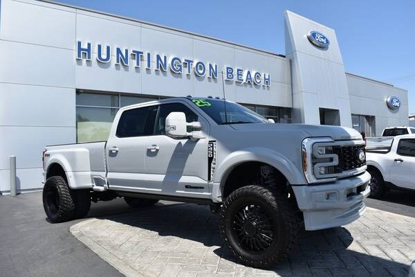 Ford F-450 Super Duty with VIN: 1FT8W4DT2SEC79566