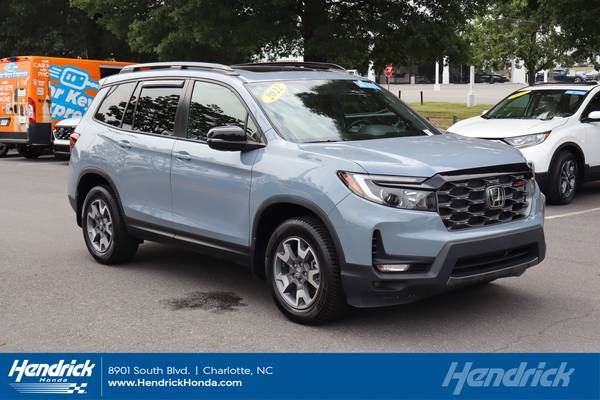 Honda Passport with VIN: 5FNYF8H62NB030313