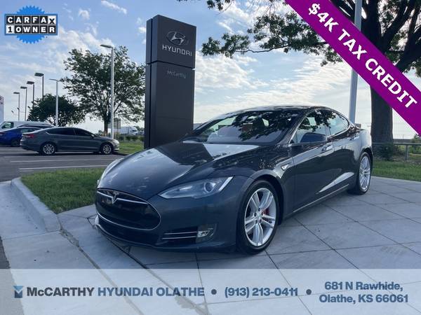 Tesla Model S with VIN: 5YJSA1E44GF127966