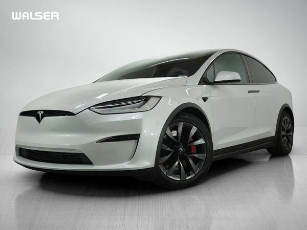 Tesla Model X with VIN: 7SAXCBE61PF400453