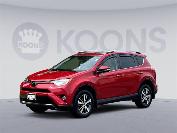 Toyota RAV4 with VIN: JTMRFREV4HJ112885