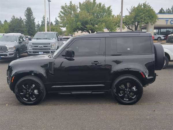 Land Rover Defender with VIN: SALE36RU8N2091710