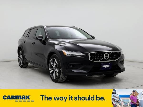 Volvo V60 Cross Country with VIN: YV4L12WZXP2105667