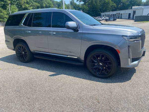 Cadillac Escalade with VIN: 1GYS4AKL4NR110363