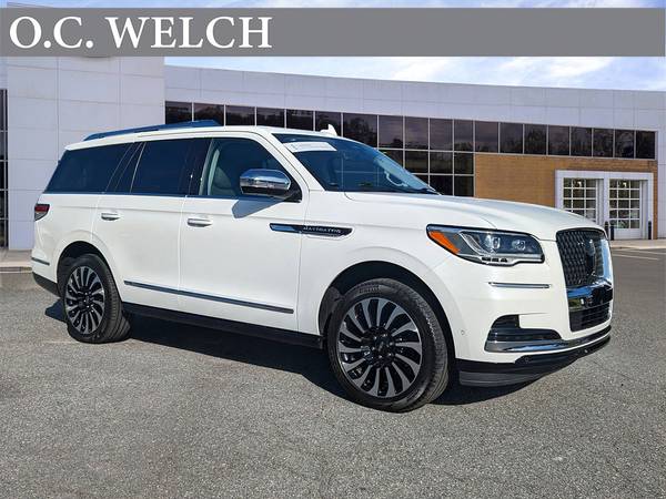 Lincoln Navigator with VIN: 5LMJJ2TG7PEL11050