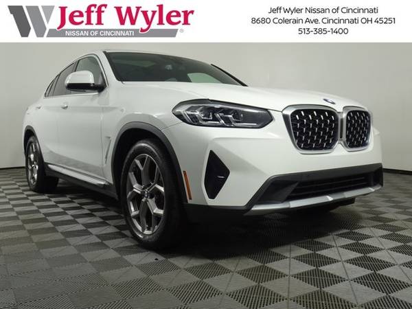 BMW X4 with VIN: 5UX33DT04N9K09685