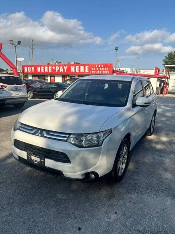 Mitsubishi Outlander with VIN: JA4AD3A39EZ016908