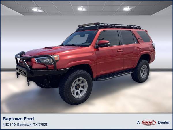 Toyota 4Runner with VIN: JTEBU5JR0K5638208