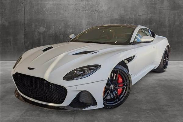 2022 Aston Martin DBS Base Coupe