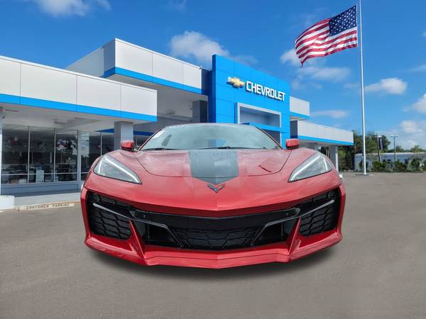 Chevrolet Corvette with VIN: 1G1YE2D3XP5604195
