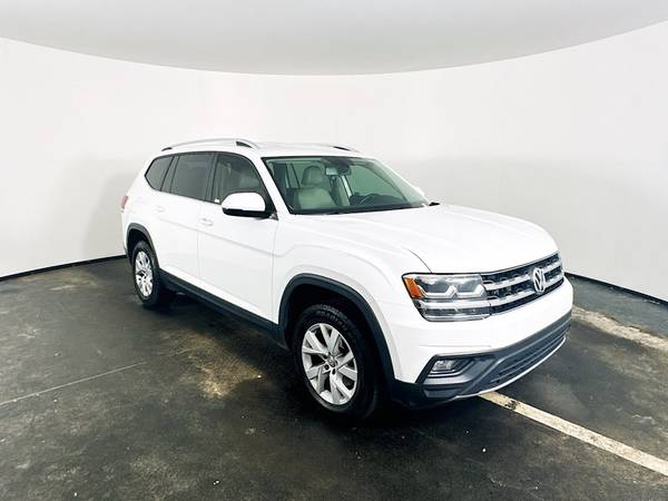 Volkswagen Atlas with VIN: 1V2CP2CA1JC599823