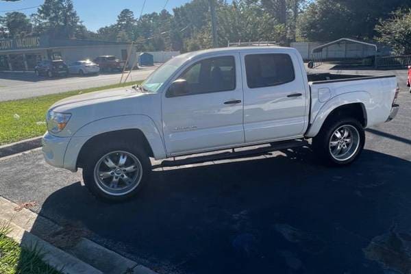 2009 Toyota Tacoma PreRunner V6  Double Cab