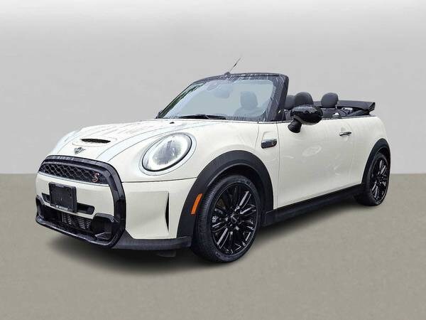 MINI Convertible with VIN: WMW43DL00P3P52542
