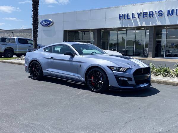 Ford Shelby GT500 with VIN: 1FA6P8SJ6N5500447
