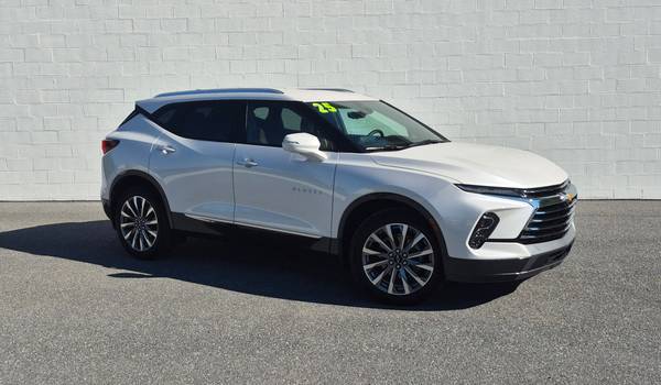 Chevrolet Blazer with VIN: 3GNKBLRS5SS156918