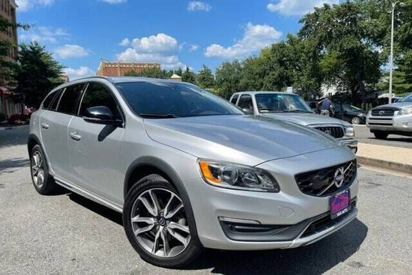 2015 Volvo V60 Cross Country T5