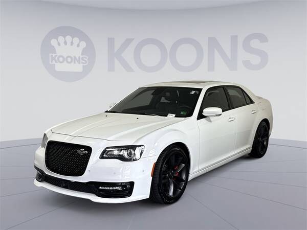 Chrysler 300 with VIN: 2C3CCAPJ3PH501175
