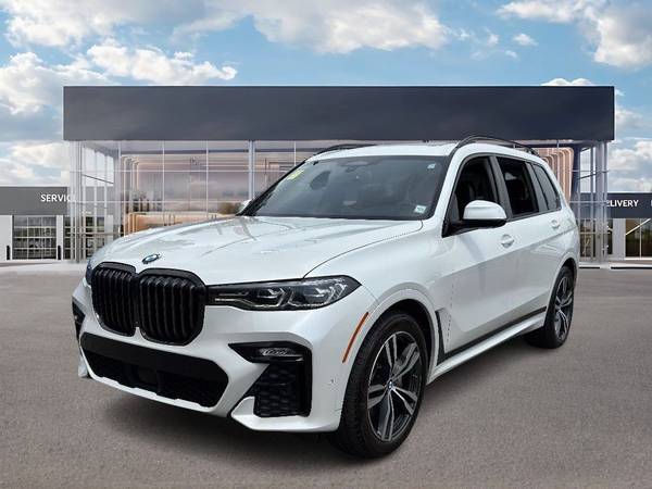 BMW X7 with VIN: 5UXCW2C08N9K03836