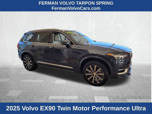 Volvo EX90 with VIN: 7JDE23VL8SG001662