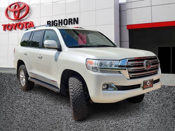 Toyota Land Cruiser with VIN: JTMCY7AJ6K4080647