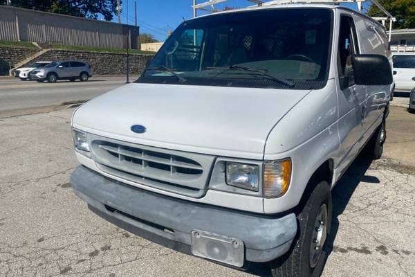 2002 Ford Econoline Cargo E-250