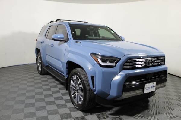 Toyota 4Runner with VIN: JTEVB5BR4S5002103
