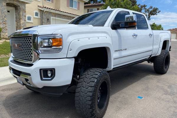 2017 GMC Sierra 2500HD Denali Diesel Crew Cab