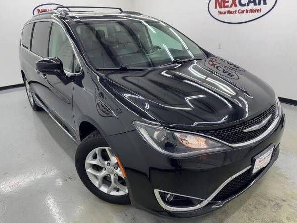 Chrysler Pacifica with VIN: 2C4RC1EG7HR538254