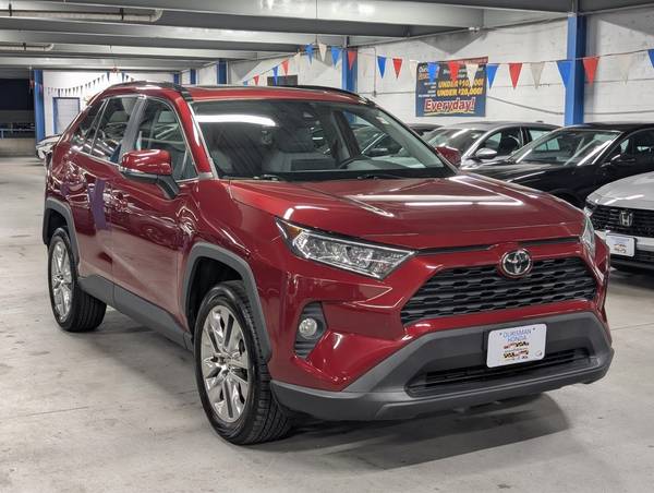 Toyota RAV4 with VIN: 2T3A1RFV3LC125231