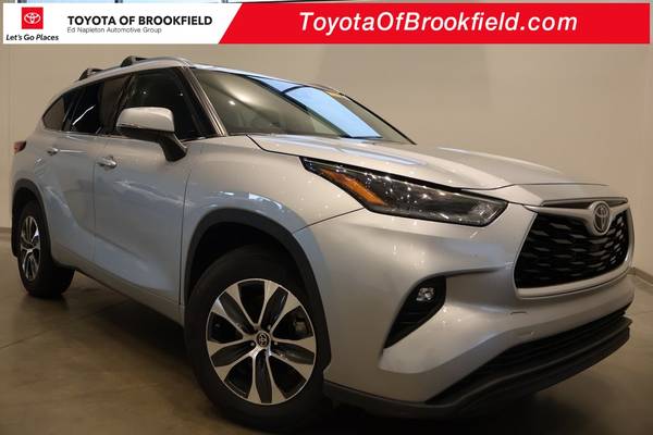 Toyota Highlander with VIN: 5TDHZRBH6MS557997