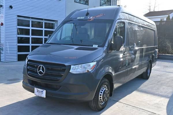 2022 Mercedes-Benz Sprinter 4500 170" WB Crew Diesel