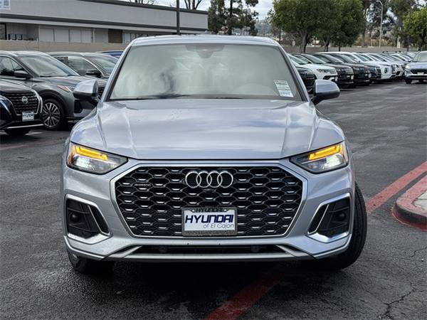Audi Q5 Sportback with VIN: WA14AAFY4N2100416