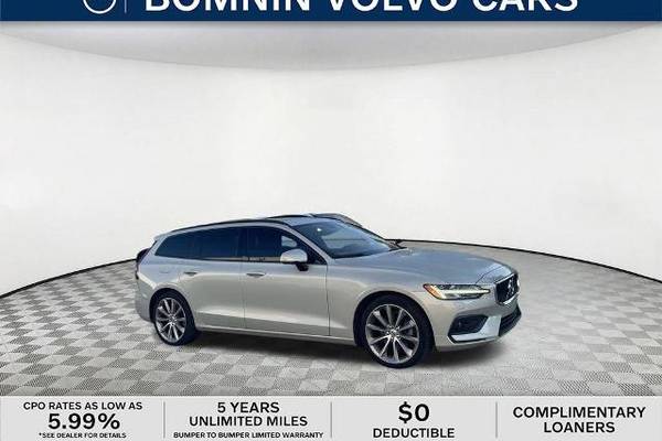 2020 Volvo V60 T5 Momentum
