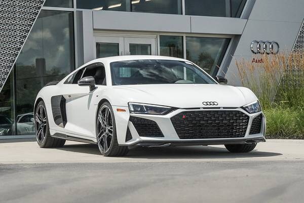 Audi R8 with VIN: WUAKBAFX7L7902009