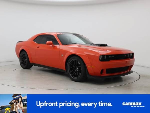 Dodge Challenger with VIN: 2C3CDZFJ8NH179627