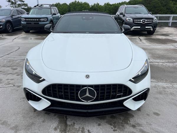 Mercedes-Benz SL-Class with VIN: W1KVK8BB8NF004689