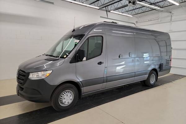 2022 Mercedes-Benz Sprinter 4500 170" WB Crew Diesel