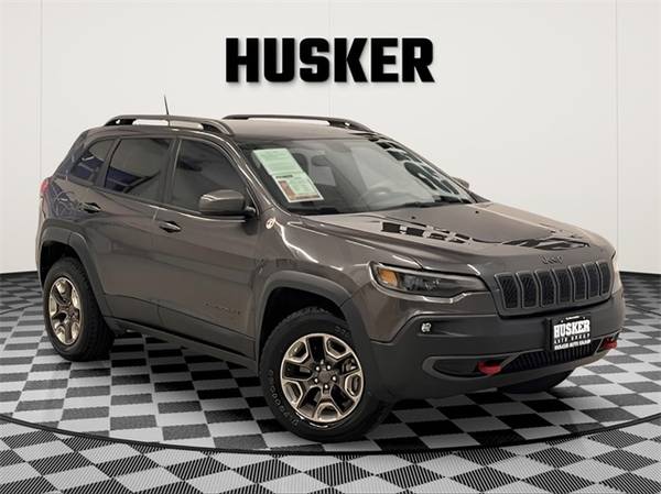 Jeep Cherokee with VIN: 1C4PJMBX9KD435768