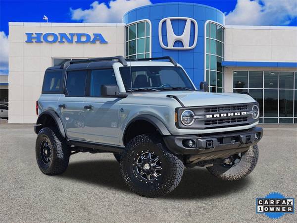 Ford Bronco with VIN: 1FMDE5BHXNLB06105