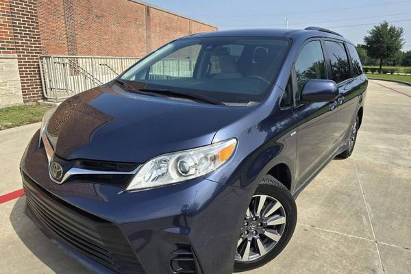 2020 Toyota Sienna LE 7-Passenger