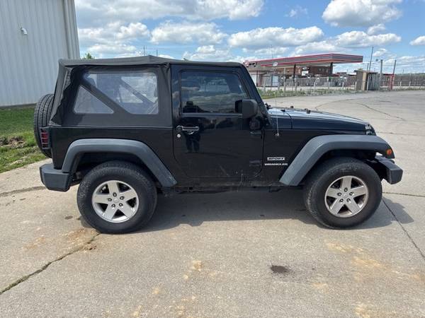 Jeep Wrangler with VIN: 1C4AJWAG1EL138006