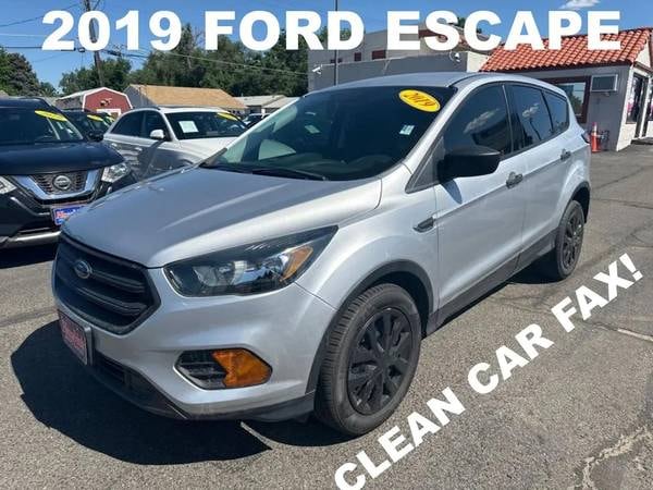 Ford Escape with VIN: 1FMCU0F77KUC05571