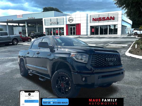 Toyota Tundra with VIN: 5TFDY5F10KX869943