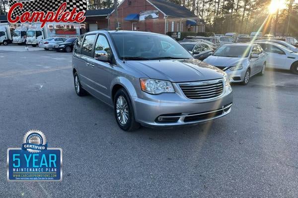 2016 Chrysler Town and Country Anniversary Edition