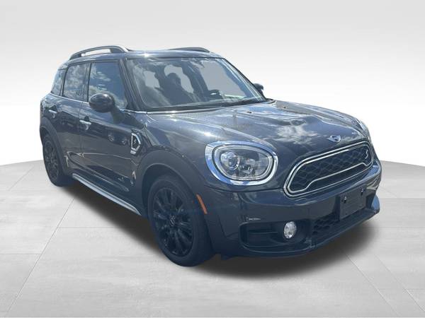MINI Countryman with VIN: WMZYT5C30J3E69279